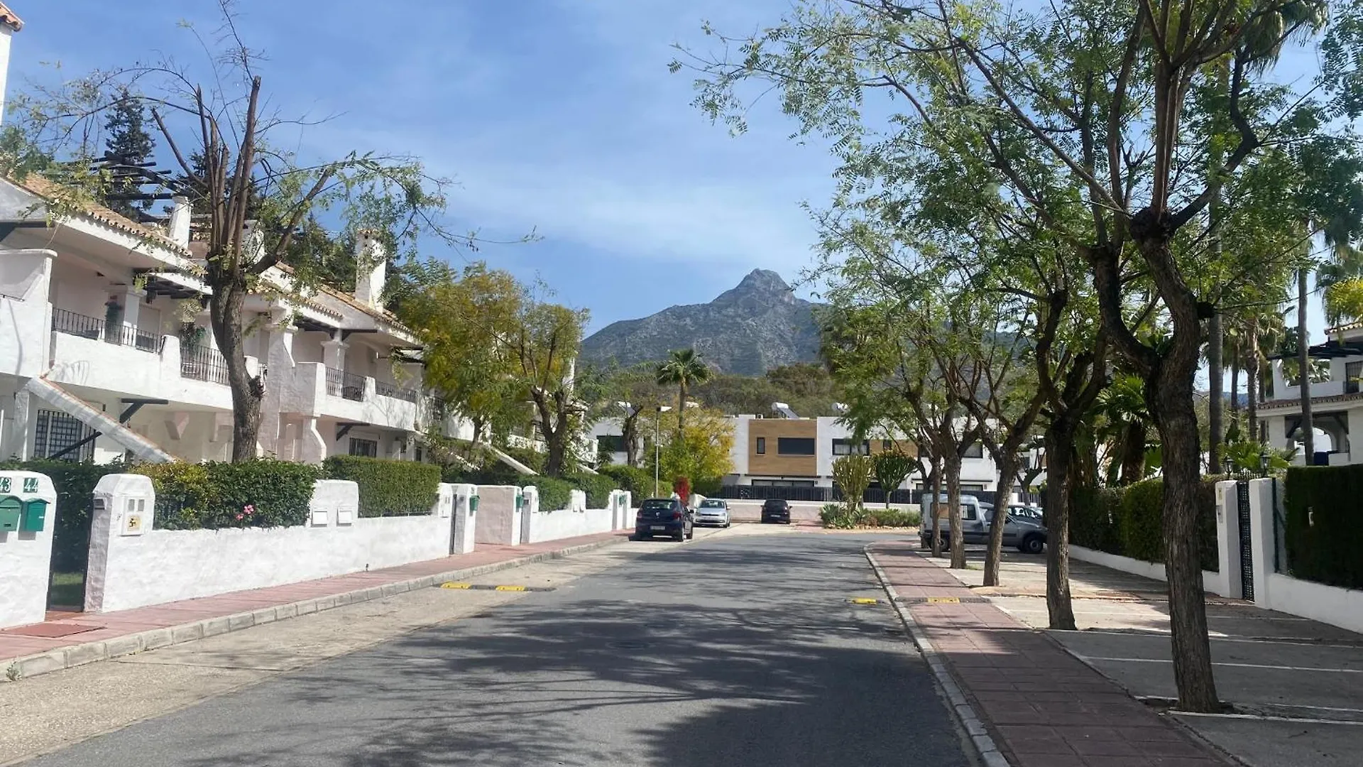 Holiday home Newly Refurbished Townhouse Los Naranjos, Puerto Banus Marbella